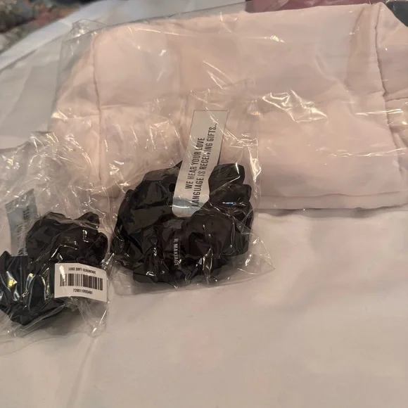 Maëlys Body Care Bundle – Re-Vamp + B-Tight + Accessories (NEW & SEALED)